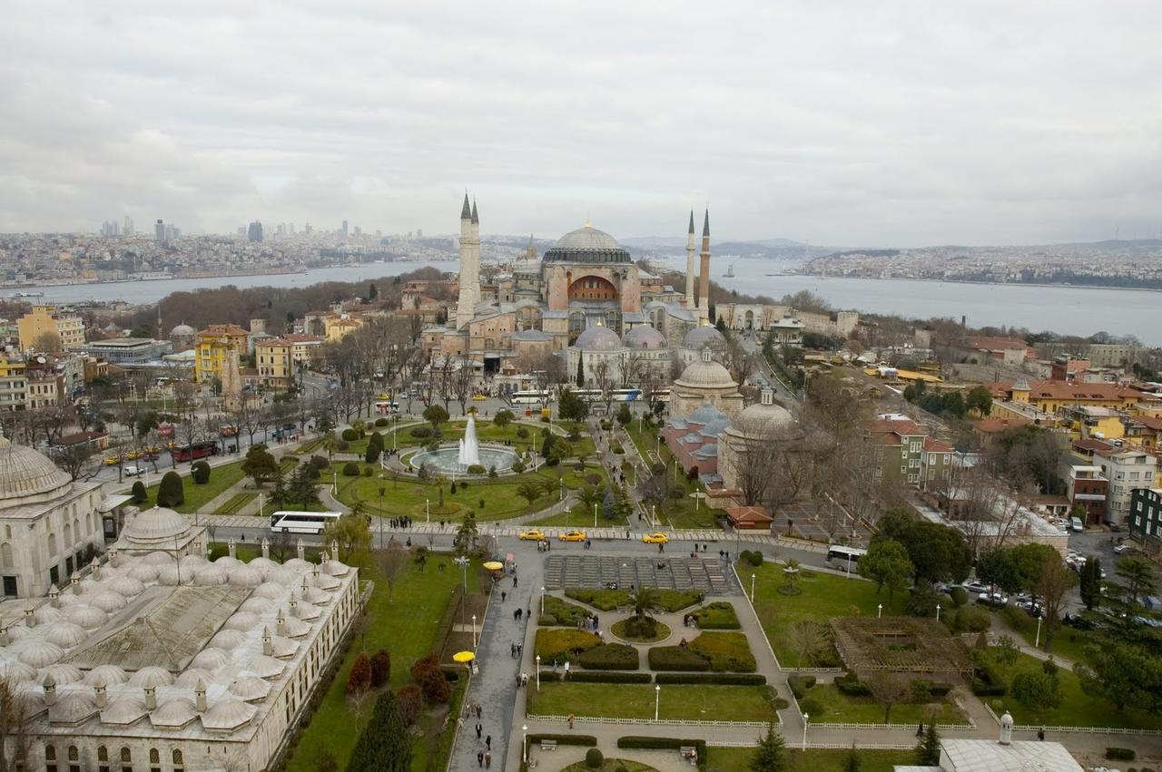 Bucoleon Hostel Istanbul Exterior photo